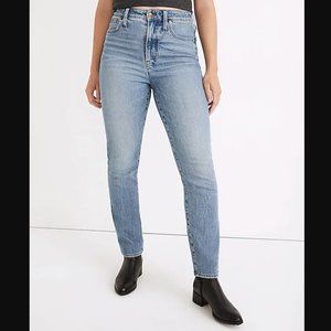 The Tall Curvy Perfect Vintage Jean in Banner Wash size 27T